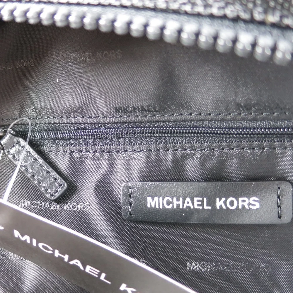 Michael Kors disclaimer color